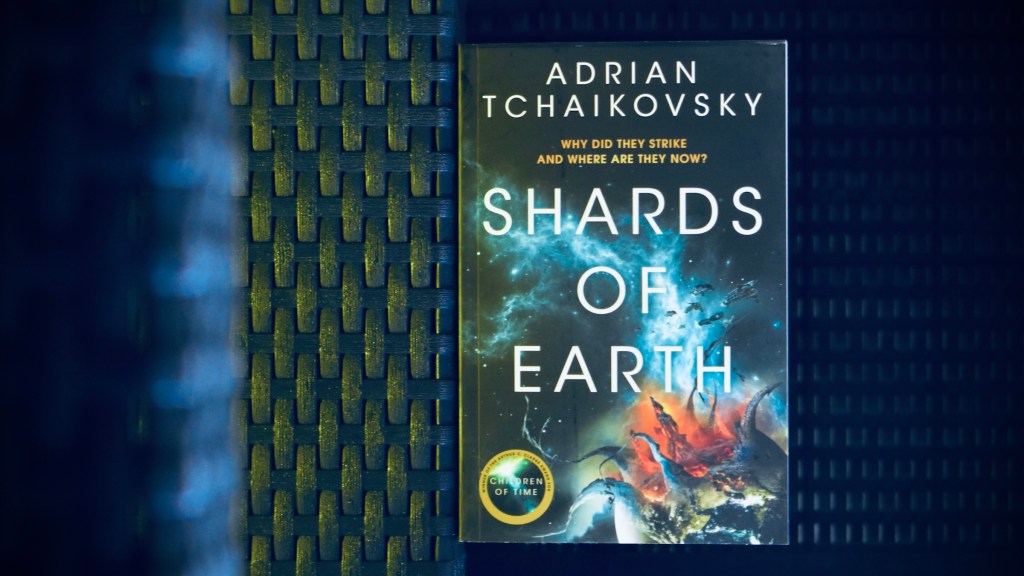 Review: Shards of Earth by Adrian&nbsp;Tchaikovsky